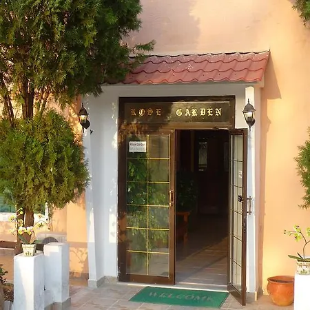 Rose Garden Aparthotel