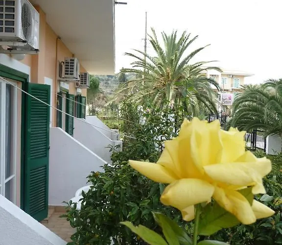 Lägenhetshotell Rose Garden *